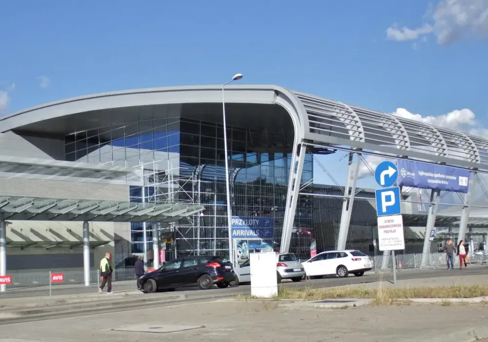 Lotnisko Poznań-Ławica - Czy warto? Opinie i porady