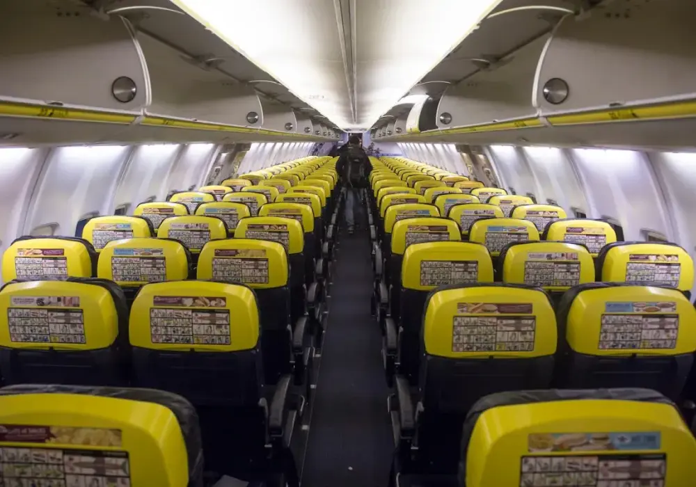 Ile jest miejsc w samolocie Ryanair? Zaskakujące fakty o pojemności