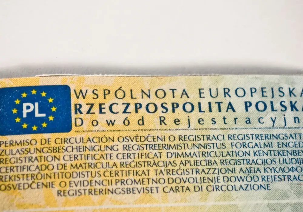 Oznaczenie rejsu - Jak je czytać i nie pomylić z kodem rezerwacji?