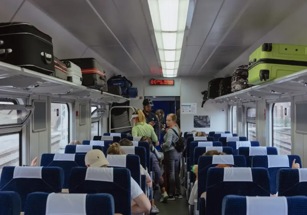 Gdzie bagaż w pociągu Intercity? Oto ważne zasady i miejsca przechowania
