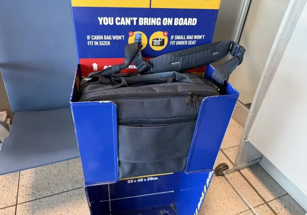 Jak zmierzyć bagaż rejestrowany Ryanair? Poznaj wymiary i limity