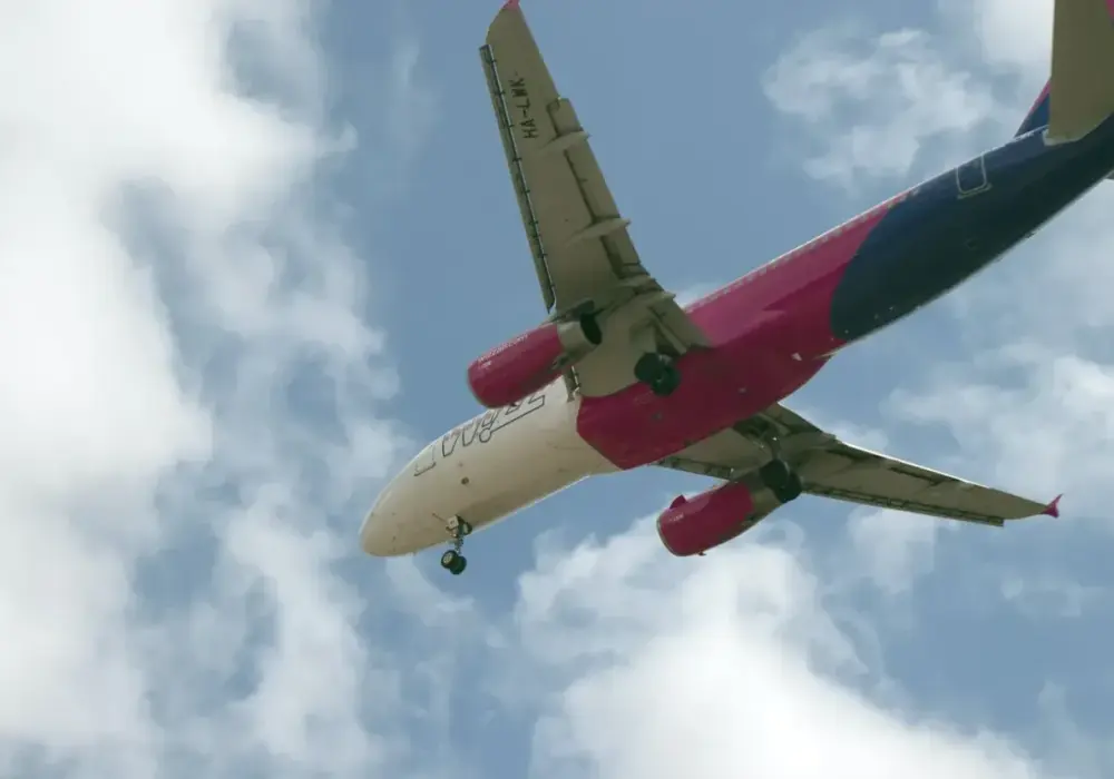 Wizz Air ile można przewieźć alkoholu? Oto ważne zasady i limity