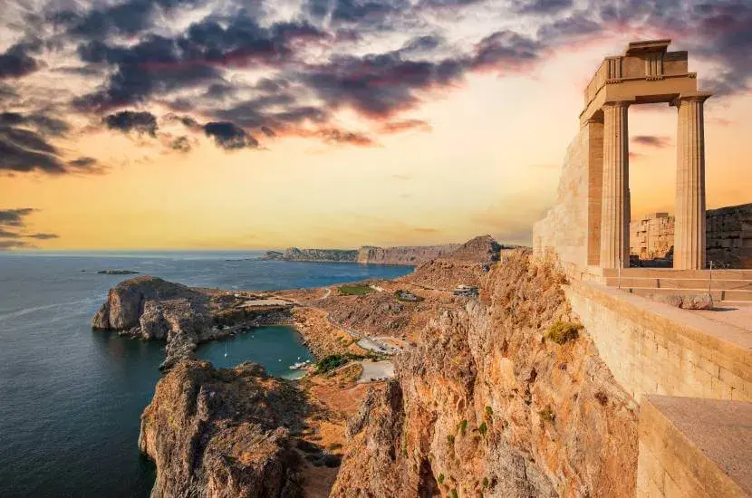 Ile trwa lot do Grecji Rodos? Sprawdź czas podróży z Polski