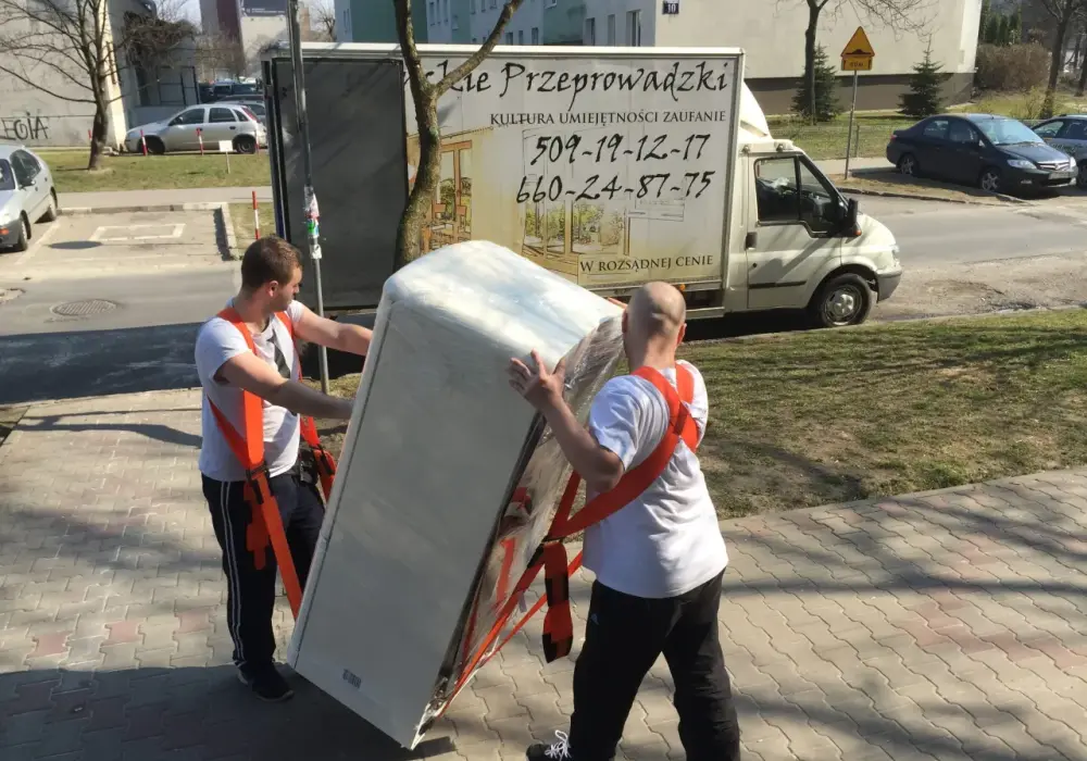 Jak przewieźć lodówkę na przyczepie bez ryzyka uszkodzenia