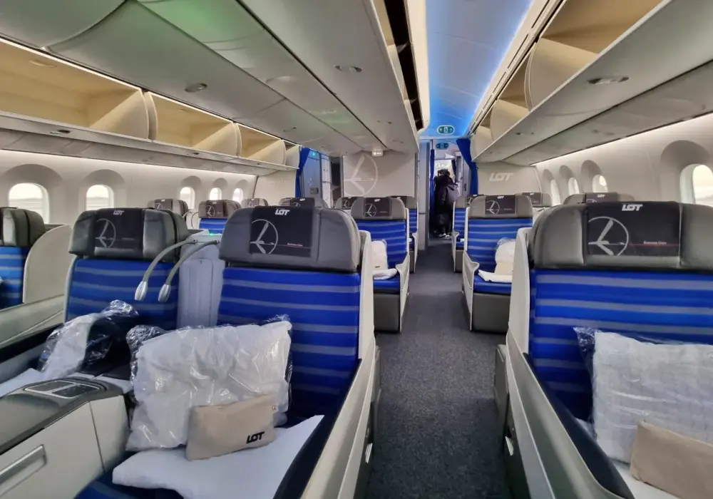 Business Class LOT - Czy warto dopłacić? Pełna analiza