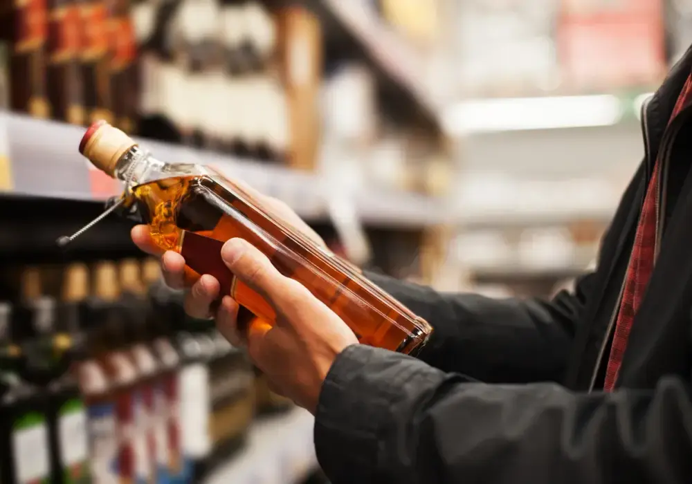 Ile alkoholu można przewieźć do USA? Poznaj ważne przepisy i limity