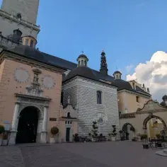 Jak dojechać z dworca PKP w Częstochowie na Jasną Górę bez problemów