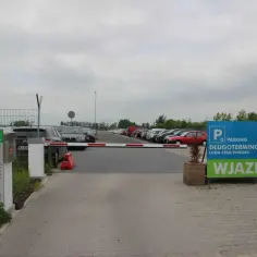 Gdzie parkować na lotnisku Wrocław? Sprawdź najlepsze opcje parkingowe