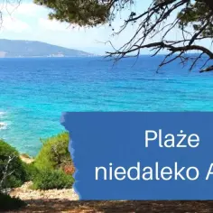 Piękne plaże niedaleko Aten, z turkusową wodą i skalistym wybrzeżem, zapraszają do odpoczynku.