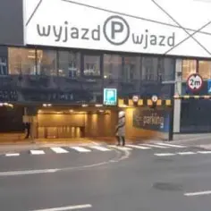 Gdzie zaparkować przy dworcu PKP Katowice? Sprawdź najlepsze opcje