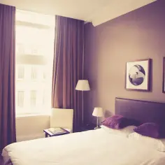 Apartamenty czy pokój hotelowy? Którą opcję lepiej wybrać?