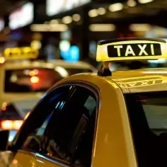 Ile kosztuje taxi z lotniska Chopina na dworzec Wschodni? Sprawdź ceny!