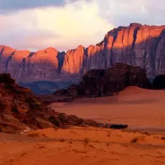 Jordania kiedy jechać? Odkryj najlepsze miesiące na podróż