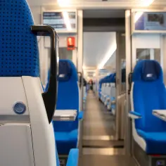 Jak wyglądają pociągi TLK? Zaskakujące detale wnętrza i wyglądu