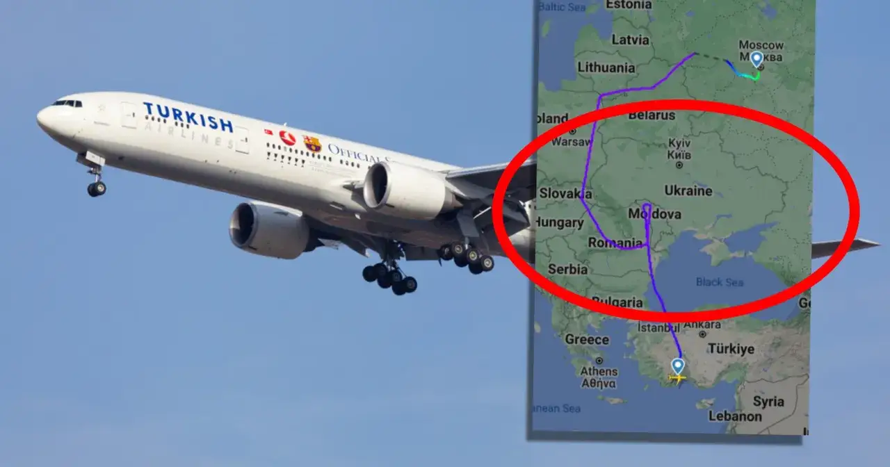 Samolot Turkish Airlines leci nad Europą Wschodnią. Mapa pokazuje trasę lotu, która pozwala sprawdzić, ile się leci do Turcji.