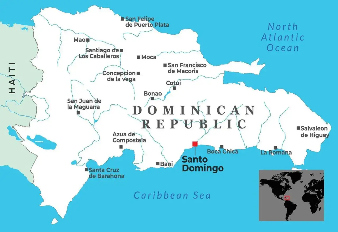 Mapa pokazuje, gdzie leży Dominikana, na wyspie Hispaniola, na Morzu Karaibskim, na północ od Oceanu Atlantyckiego.