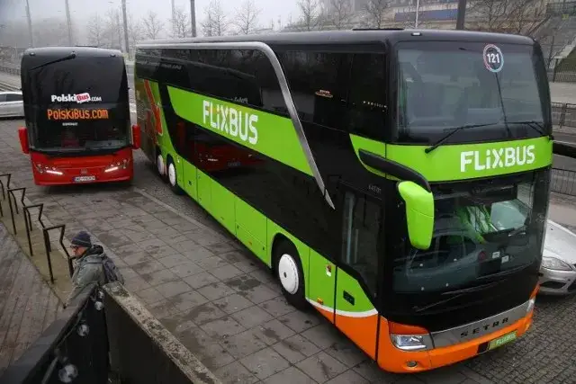 Zdjęcie Gdzie znajduje się przystanek Flixbus na dworcu Zachodnim w Warszawie?