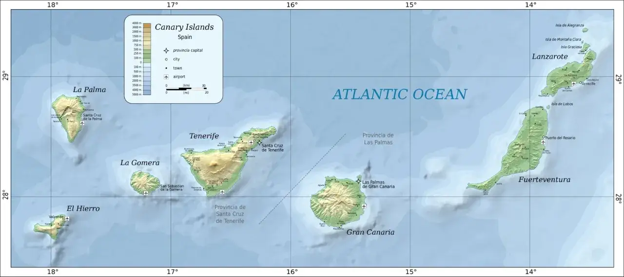 Mapa Wysp Kanaryjskich, pokazująca ich położenie na Oceanie Atlantyckim. Zastanawiasz się, ile się leci na Wyspy Kanaryjskie?
