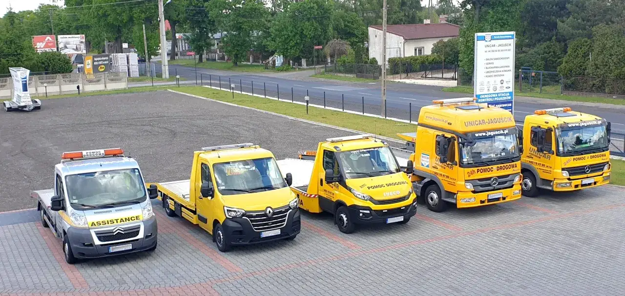 Pomoc drogowa PZU Assistance holuje do 1000 km. Flota żółtych lawet i jeden srebrny van gotowe do akcji.