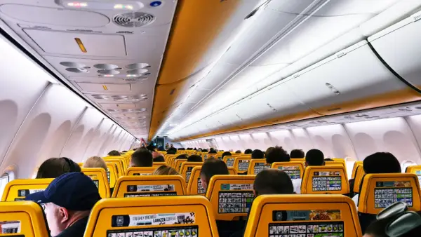 Jak dokupić bilet dla dziecka w Ryanair i uniknąć problemów?