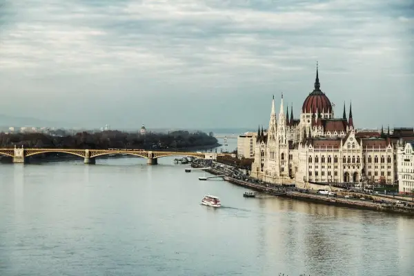 Waluta w Budapeszcie - Czym płacić i ile gotówki zabrać na wyjazd?