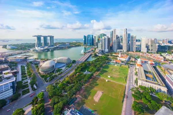 Kiedy jechać do Singapuru? Najlepsze miesiące i warunki pogodowe